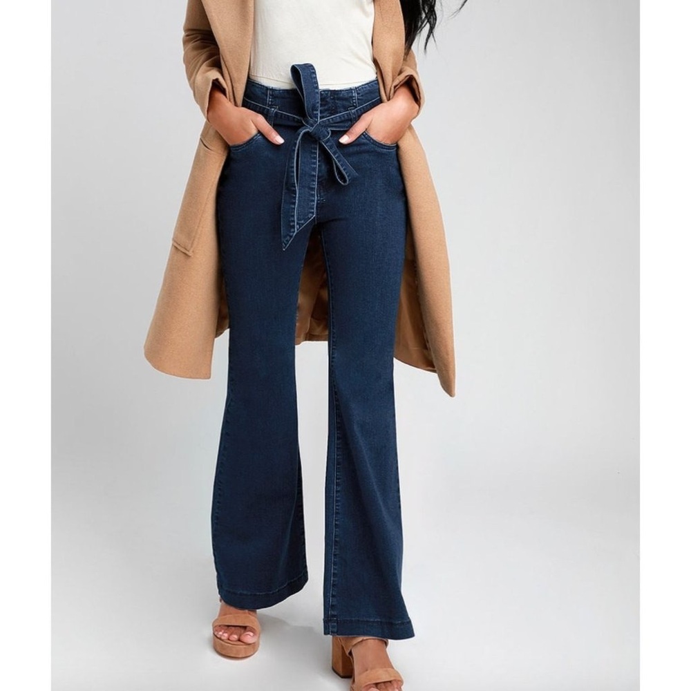 LULUS Flare Belted Retro Style Denim
Medium Wash Small